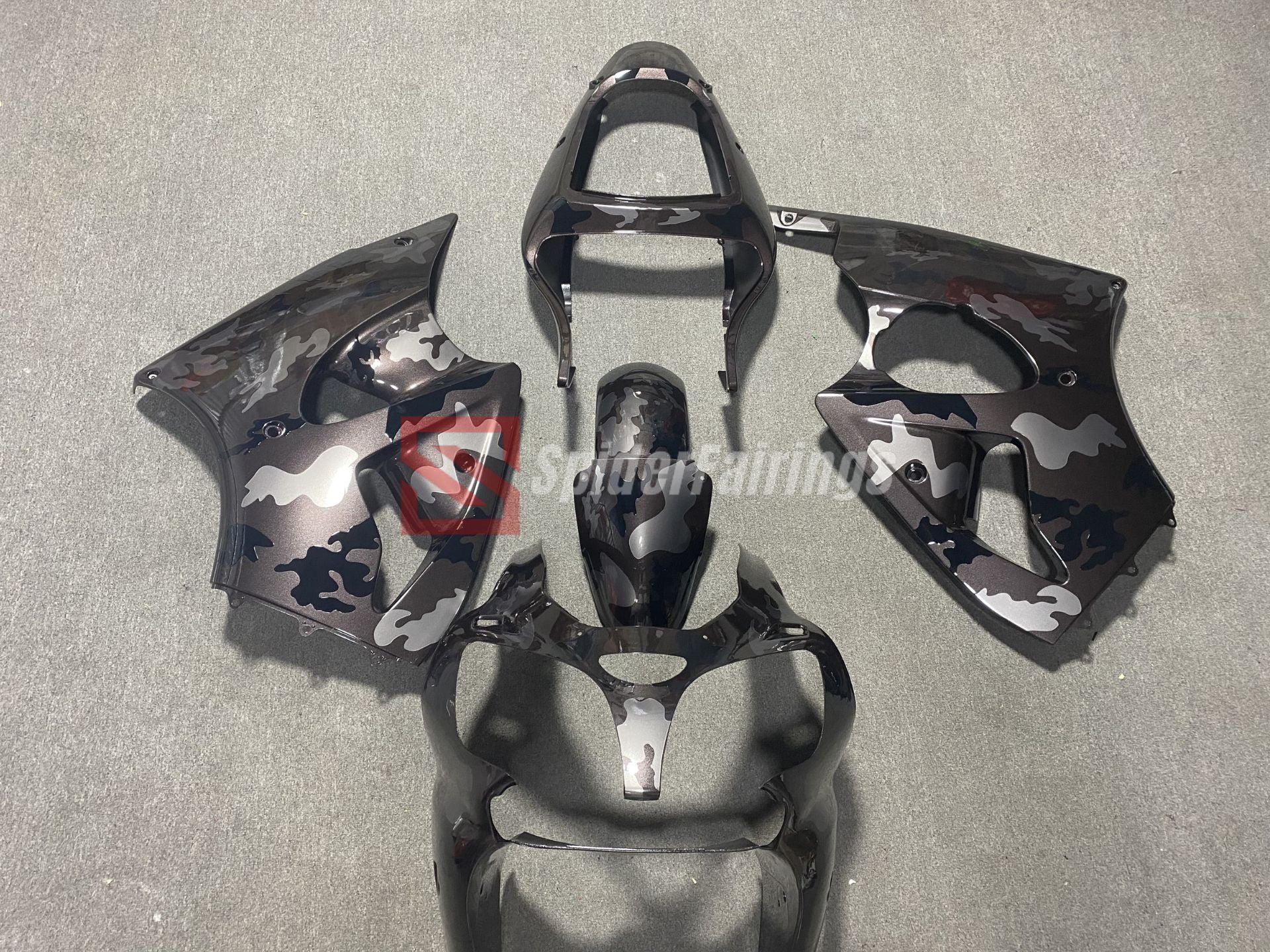Black_and_Grey_Camo-Kawasaki_ZZR600_2008