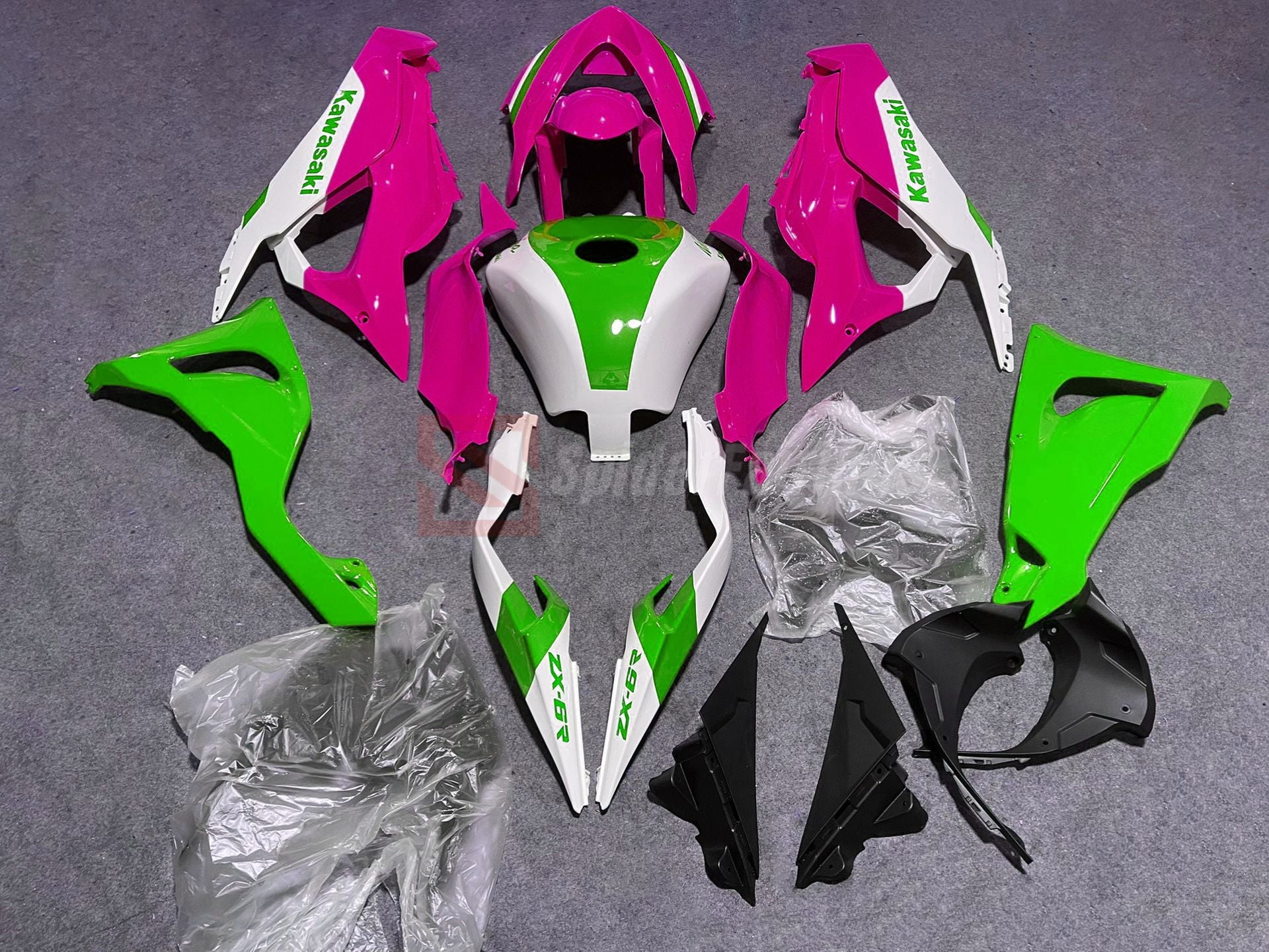 Gloss Green and Pink-Kawasaki ZX-6R 2024