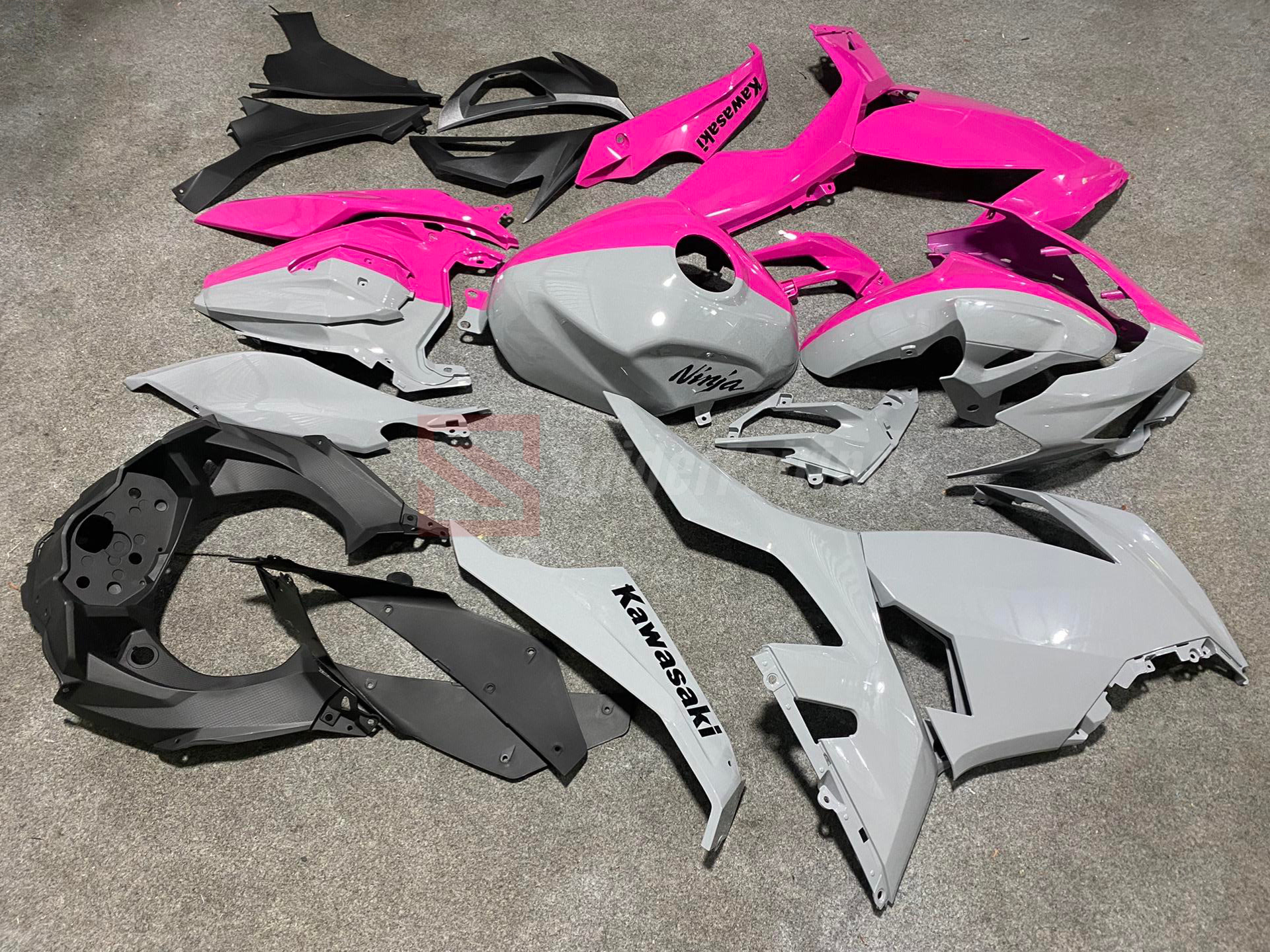 Pink and Grey-Kawasaki Ninja400 2018-2023