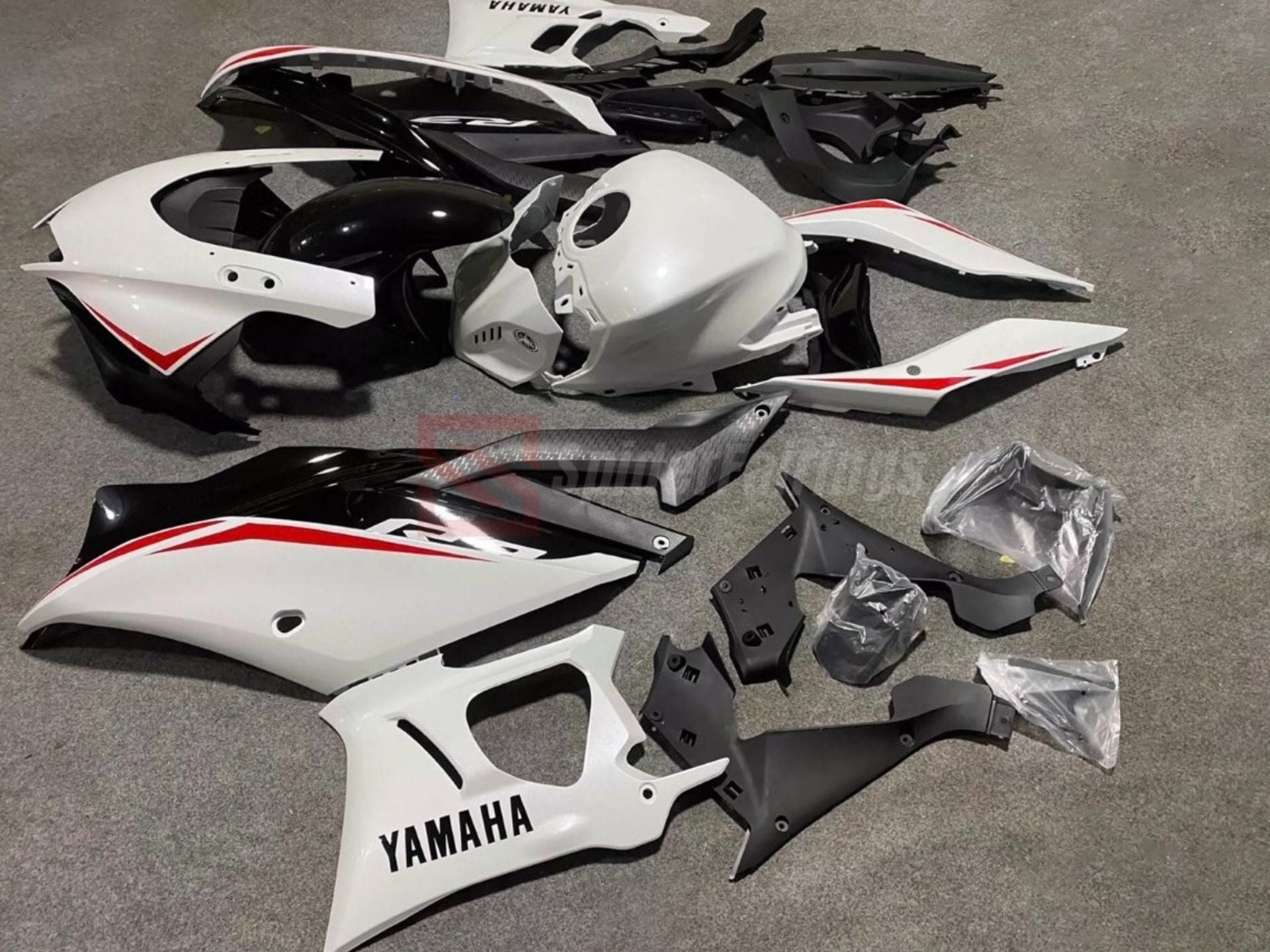 White and Black-Yamaha R3 2019-2024