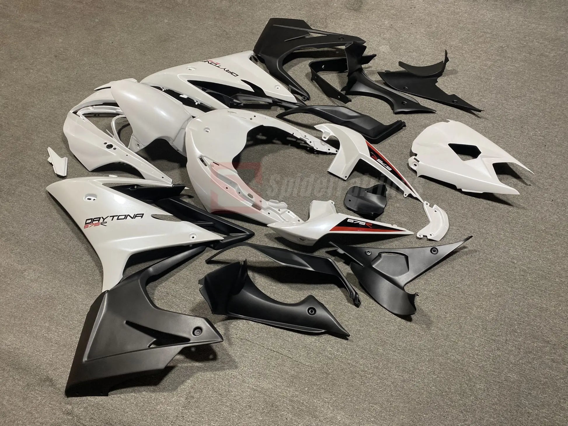 Pearl White-Triumph Daytona 675R 2013-2016