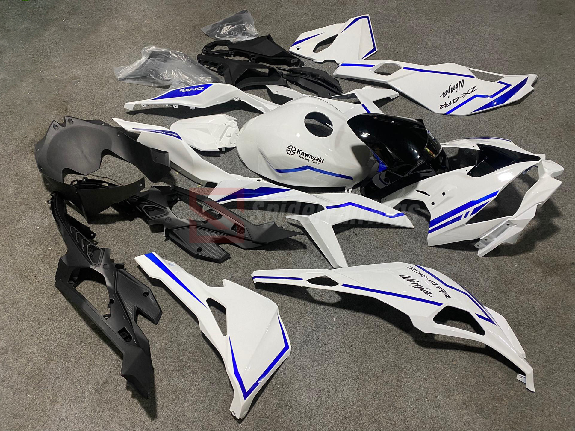 White-Kawasaki ZX4RR 2020-2024