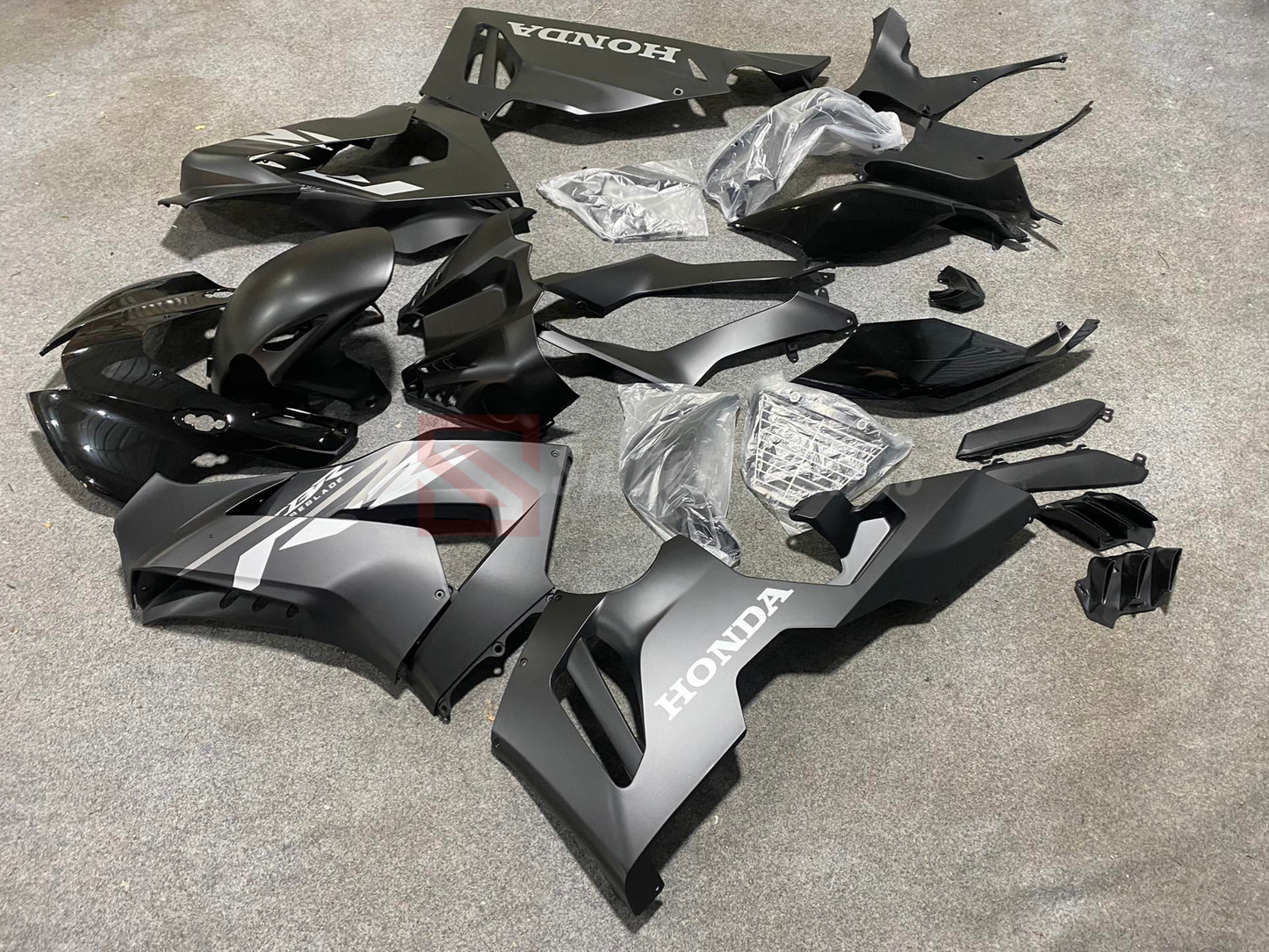 Black-Honda CBR1000RR-R 2020-2024