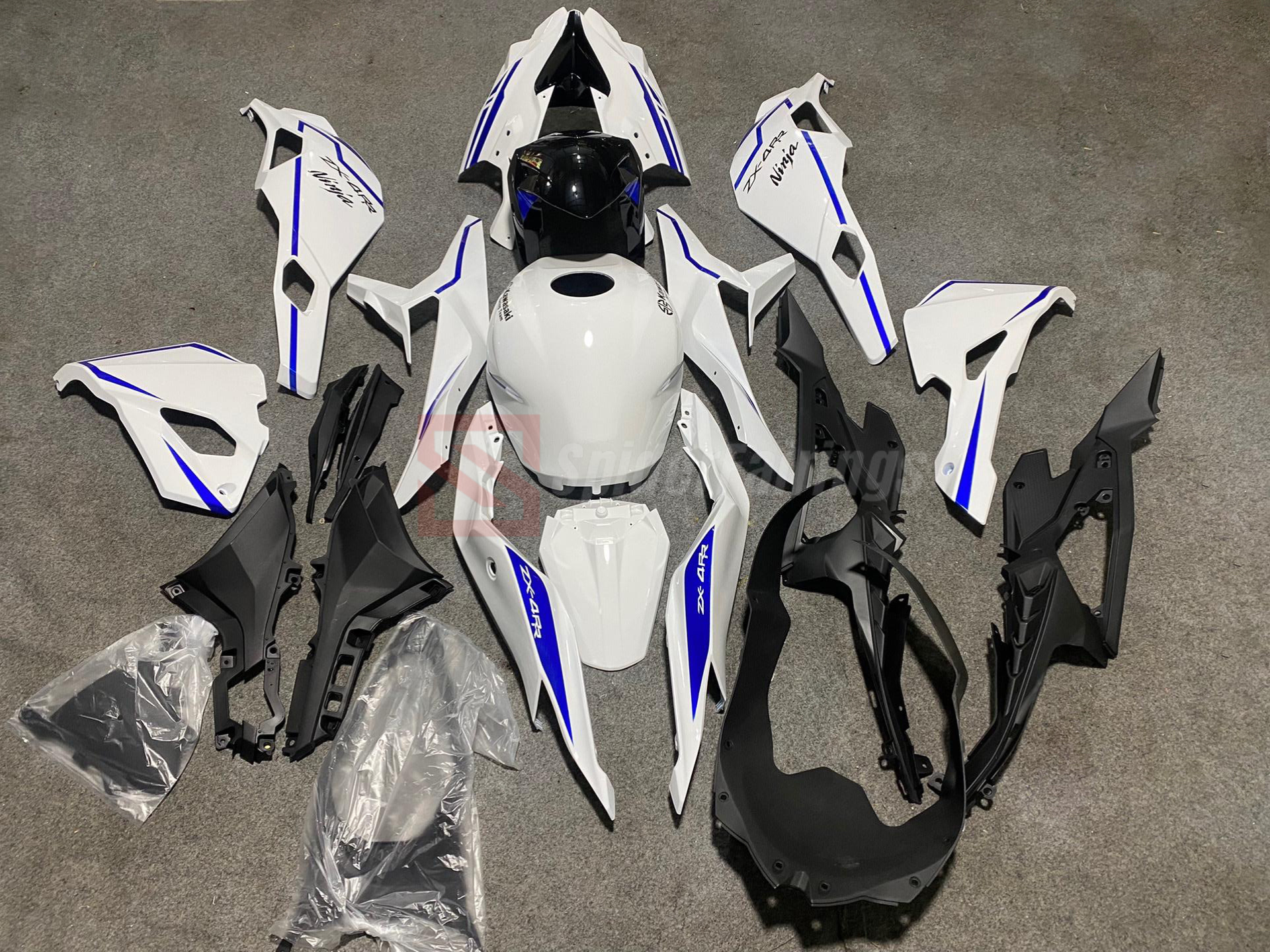 White-Kawasaki ZX4RR 2020-2024 – SpiderFairings White-Kawasaki ZX4RR 2020-2024 – SpiderFairings