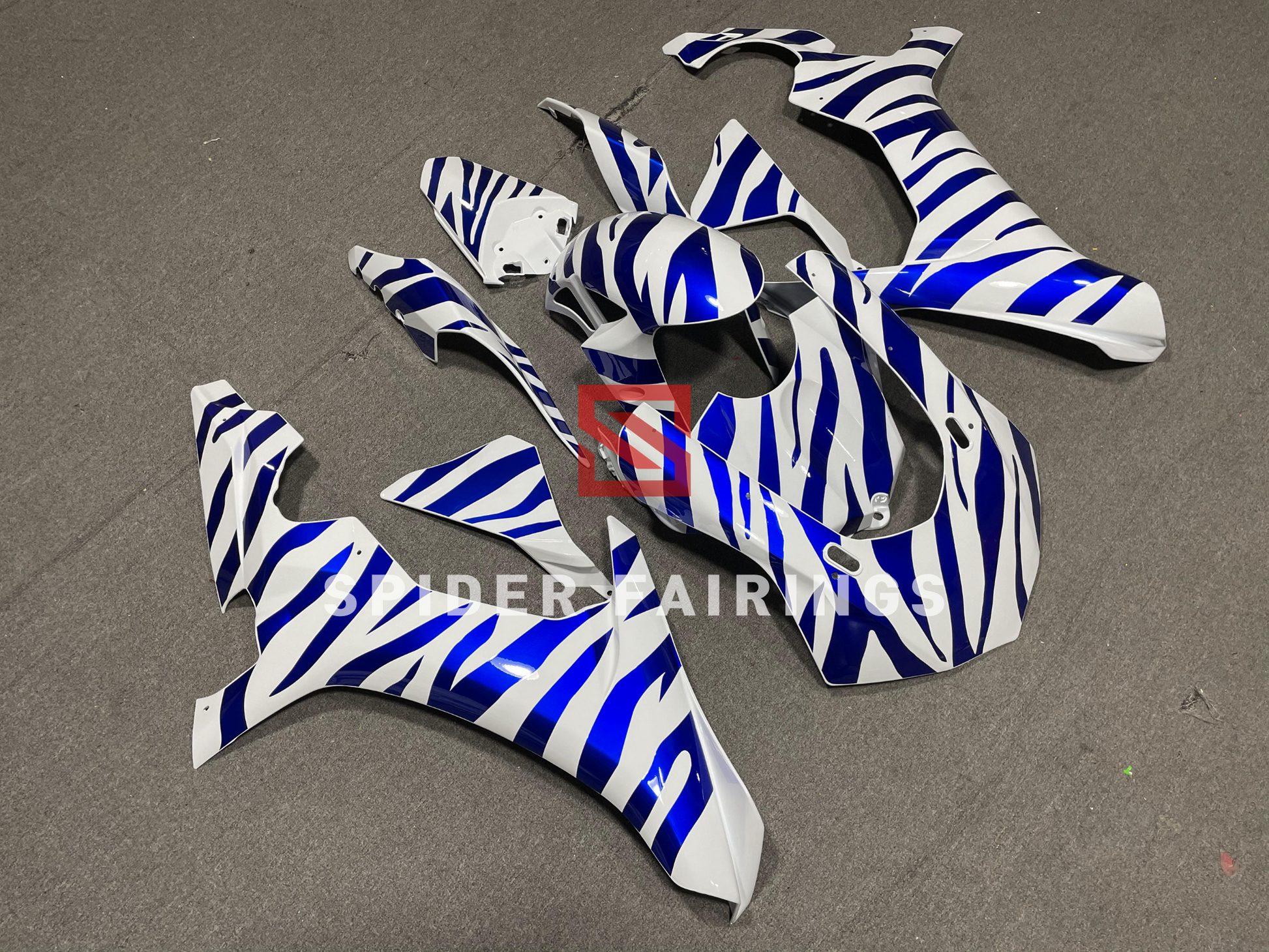 White and Blue Zebra-Yamaha YZF R1 2015-2019