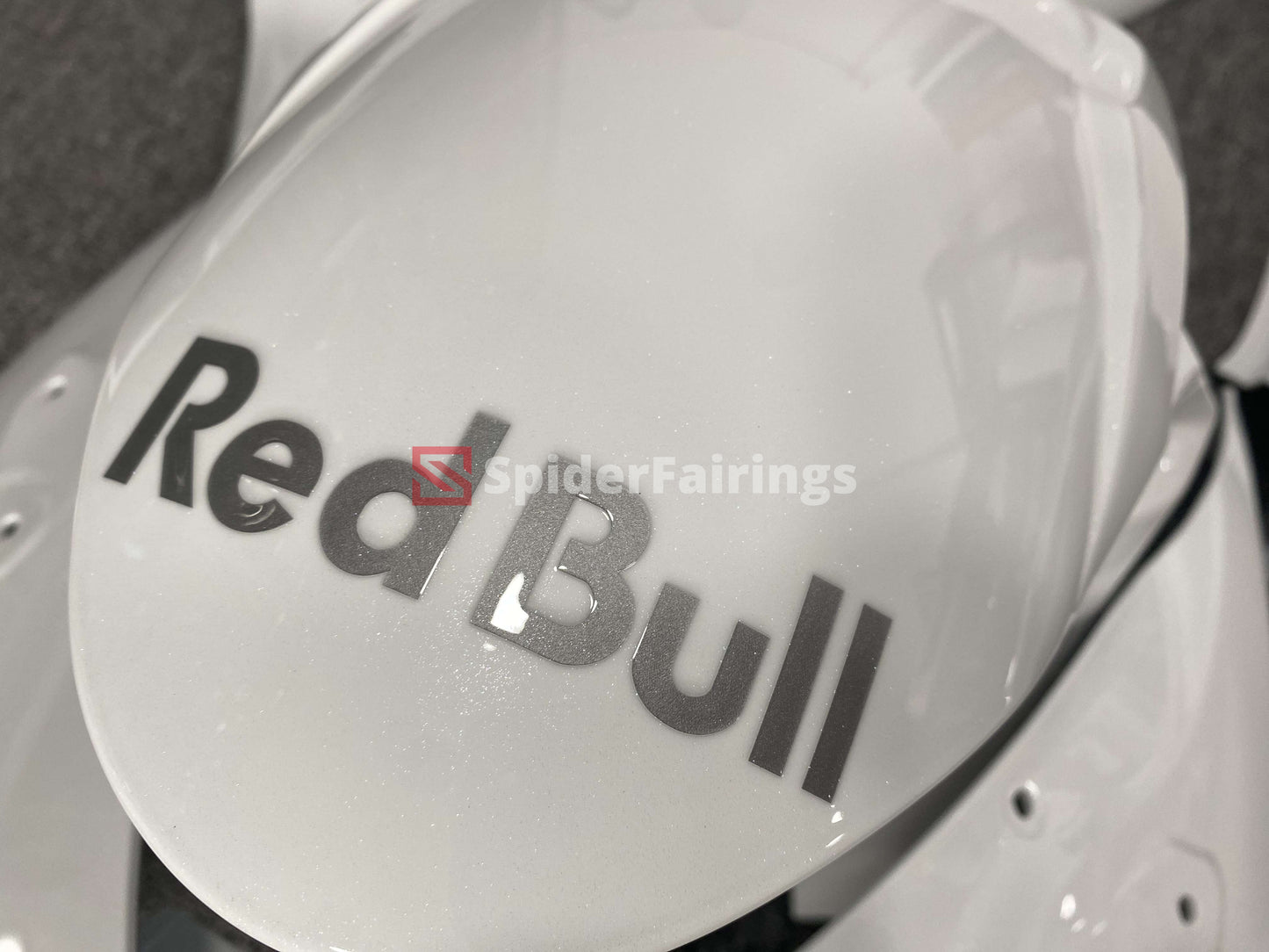 Gloss The White Edition Redbull -Kawasaki ZX-6R 2024-2026