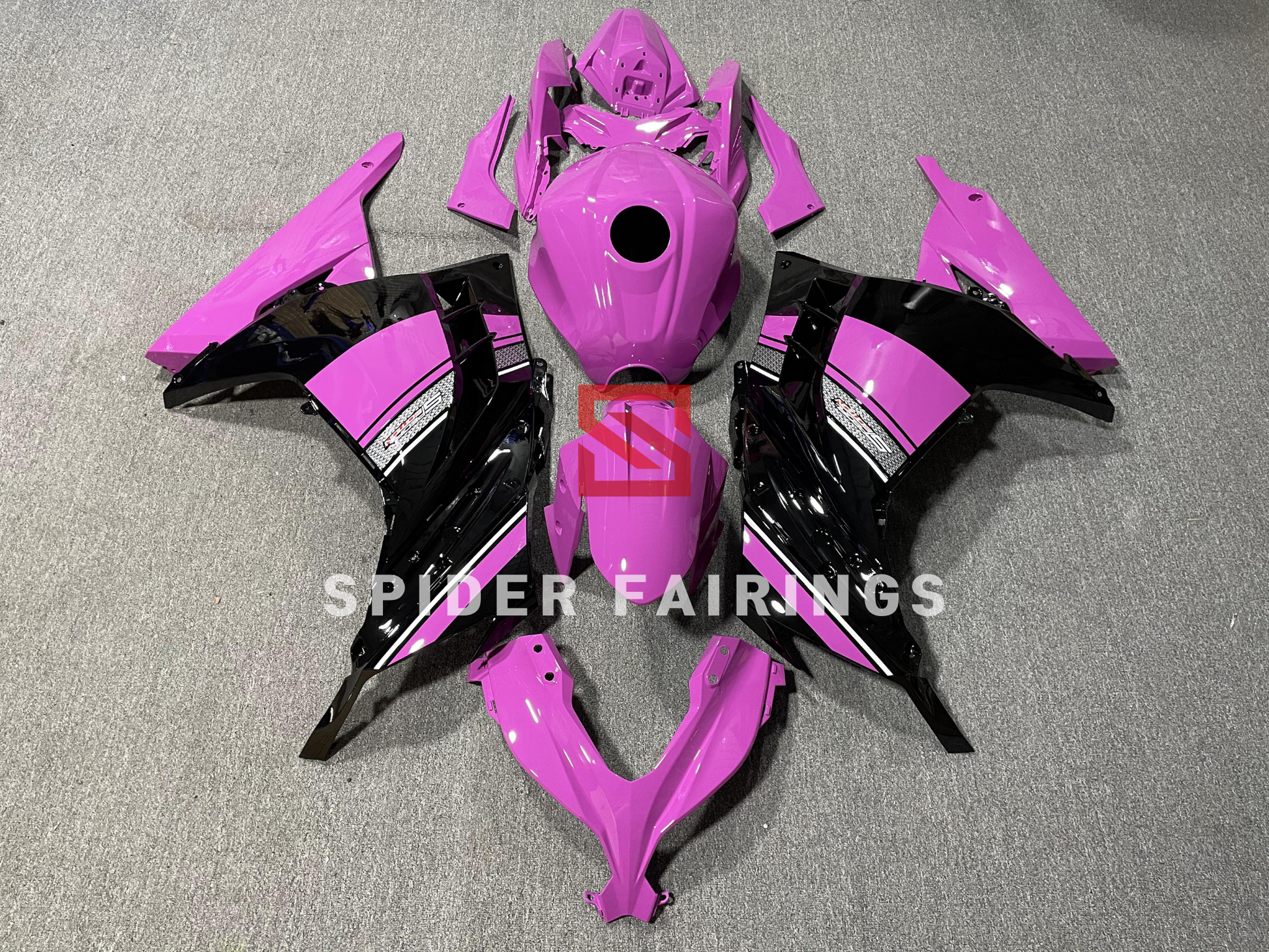 pinkkiraページ Pink and Black-Kawasaki Ninja300 2013-2021 – SpiderFairings
