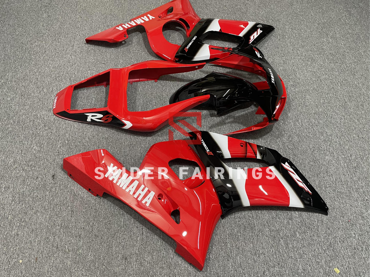 Gloss Red and Black-Yamaha YZF R6 1998-2002