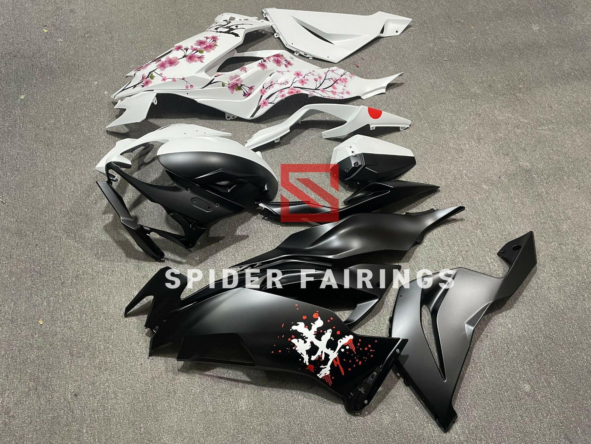 cherry blossom motorcycle helmet Matte White and Black Cherry Blossom-Kawasaki ZX-6R 2019-2023-SpiderFairings