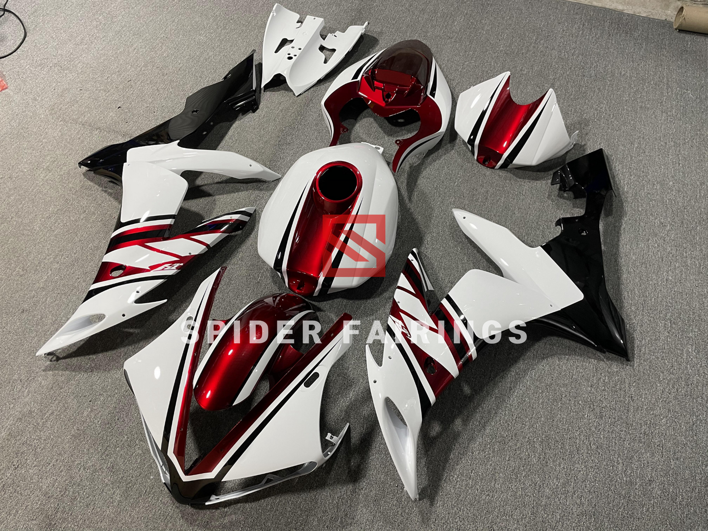 White,Red and Black-Yamaha YZF R1 2004-2006