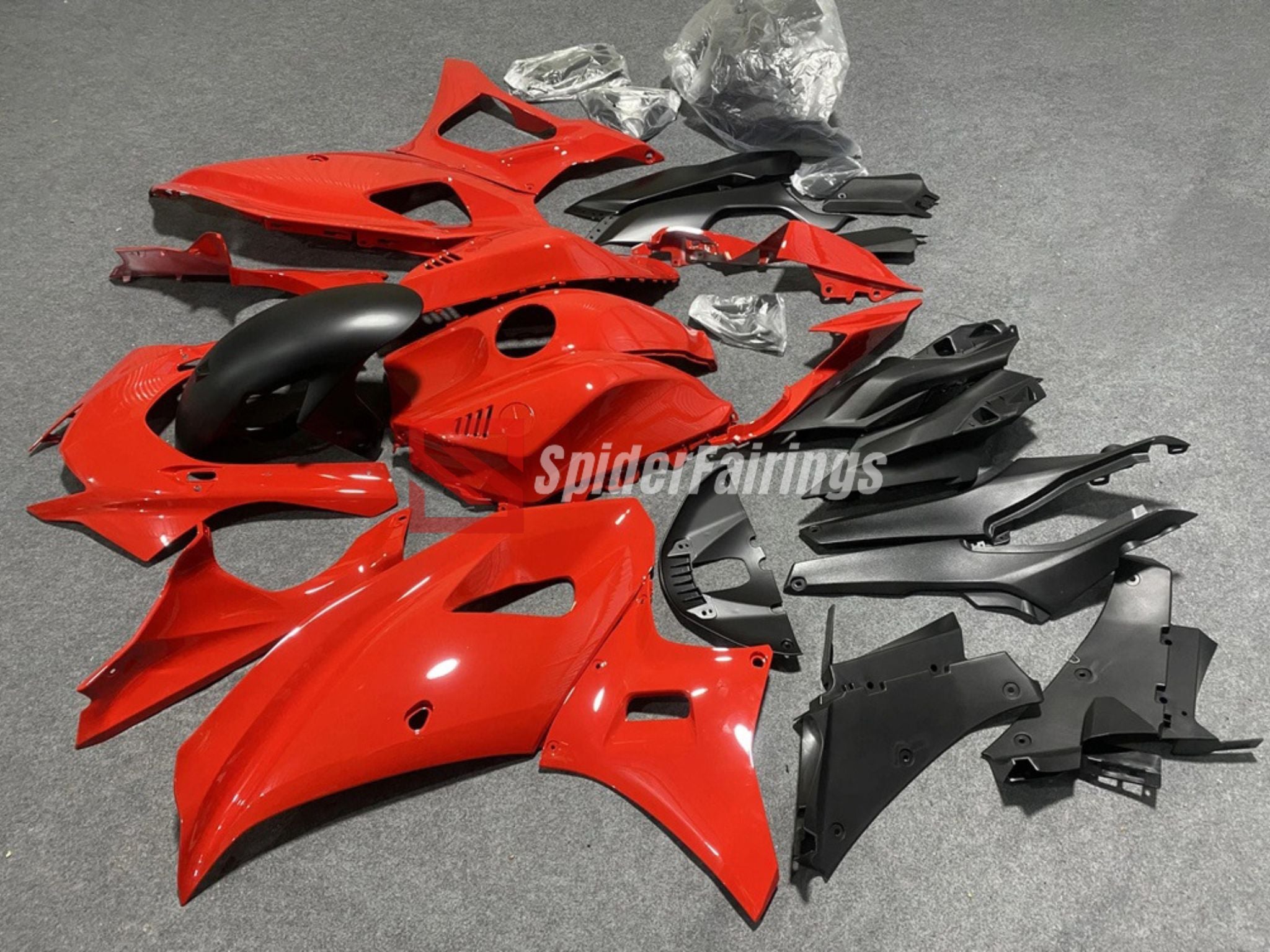 YAMAHA 赤 タンク グラフィックデザイン Pure Red-Yamaha R7 2021-2024 – SpiderFairings