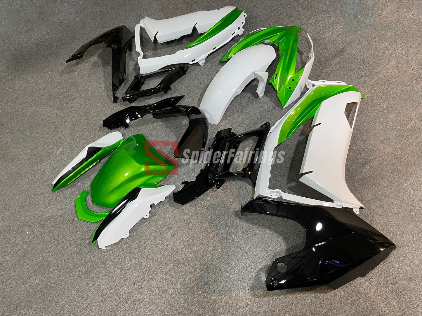 Gloss Candy Green and White-Kawasaki Ninja650R 2012-2016