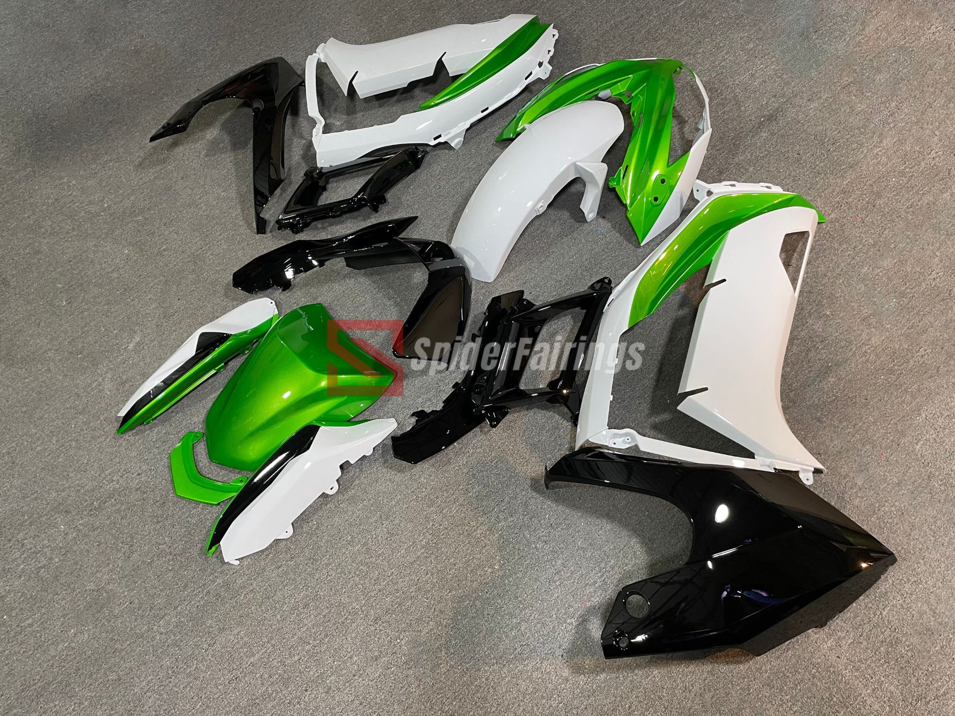 Gloss Candy Green and White-Kawasaki Ninja650R 2012-2016