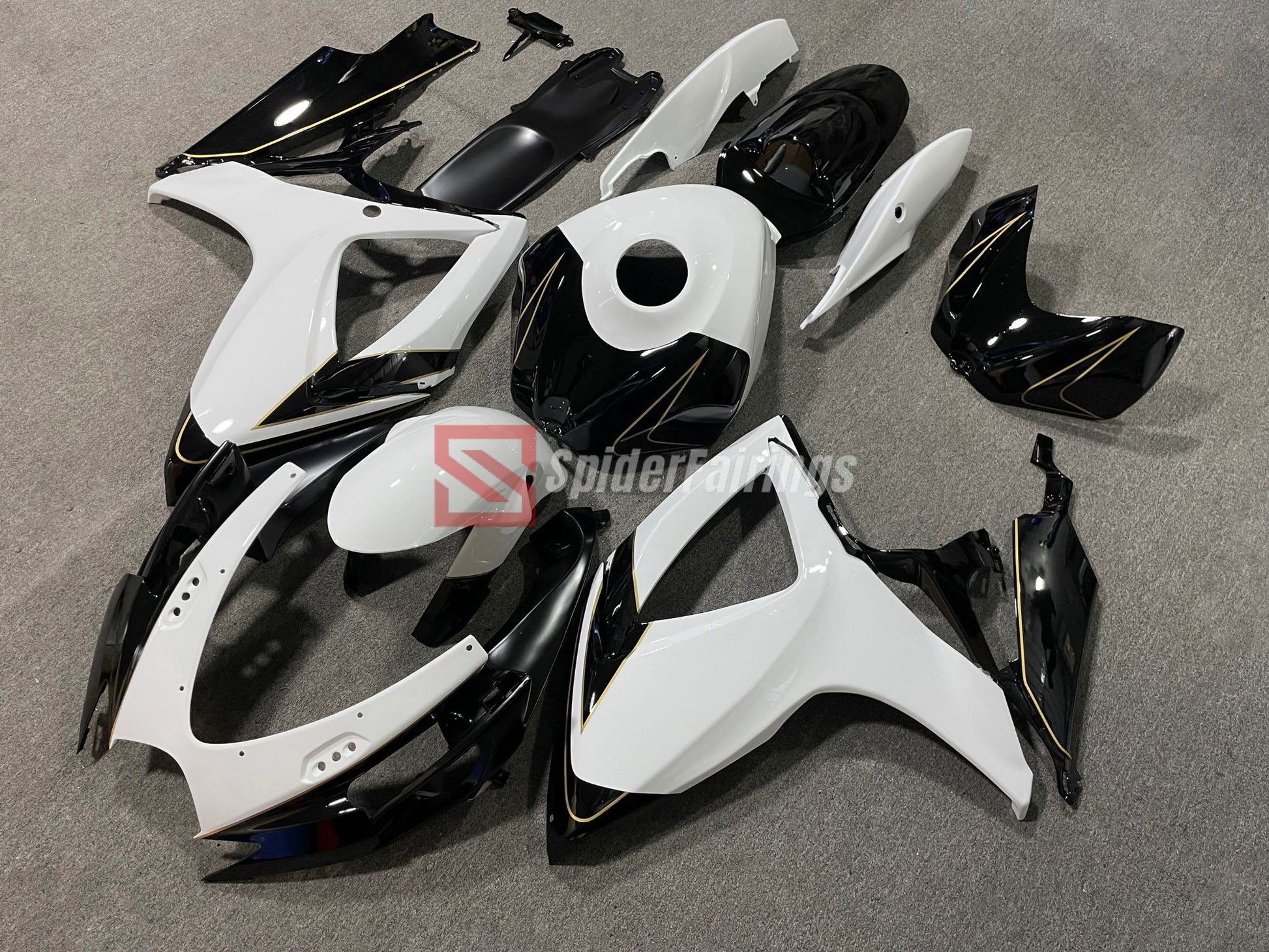 Gloss Black and White with gold-Suzuki GSXR 600-750 2006-2007