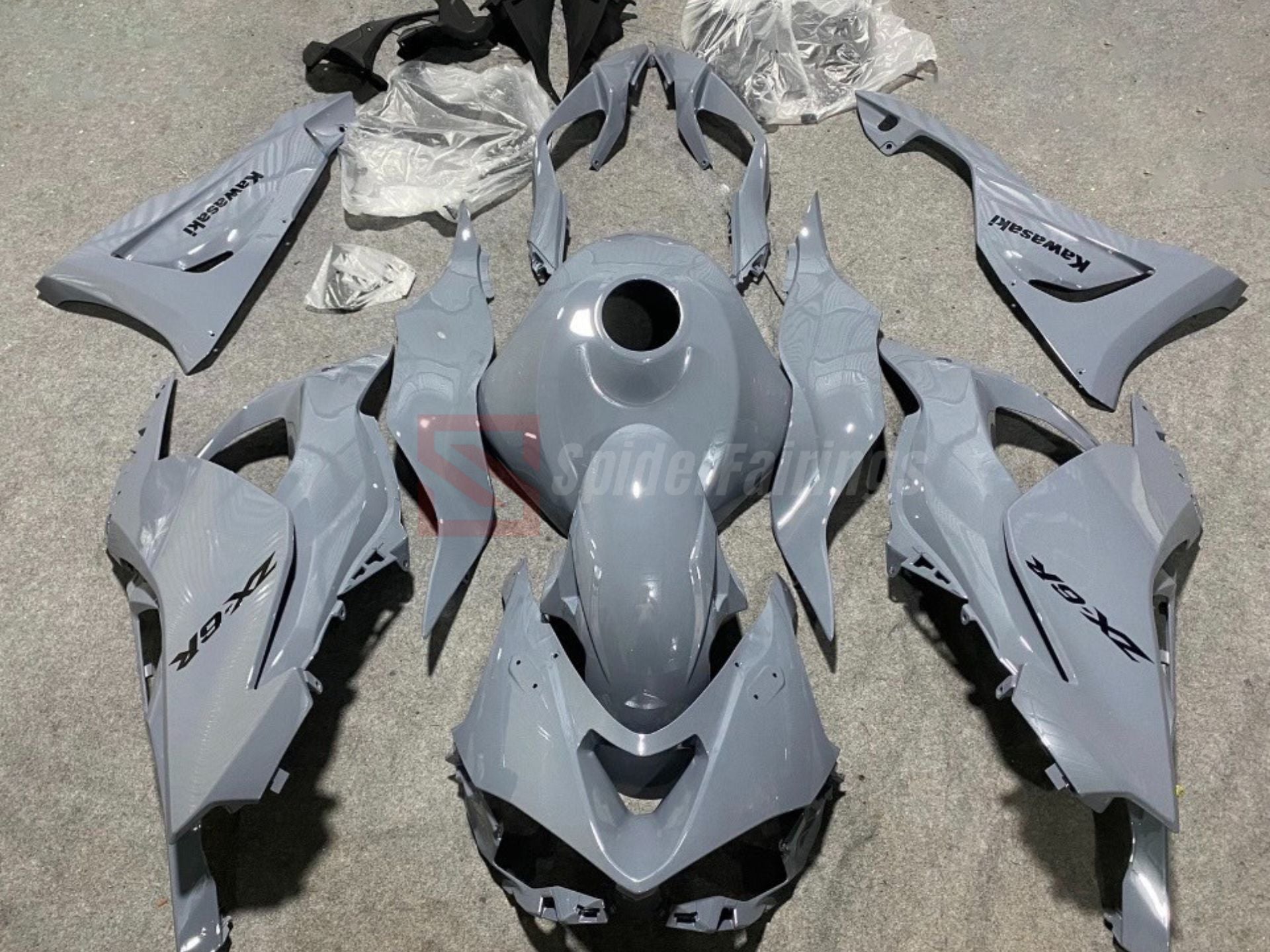 クローズ24 Graves Motorsports Kawasaki ZX-6R 2024-2025 OEM Bodywork