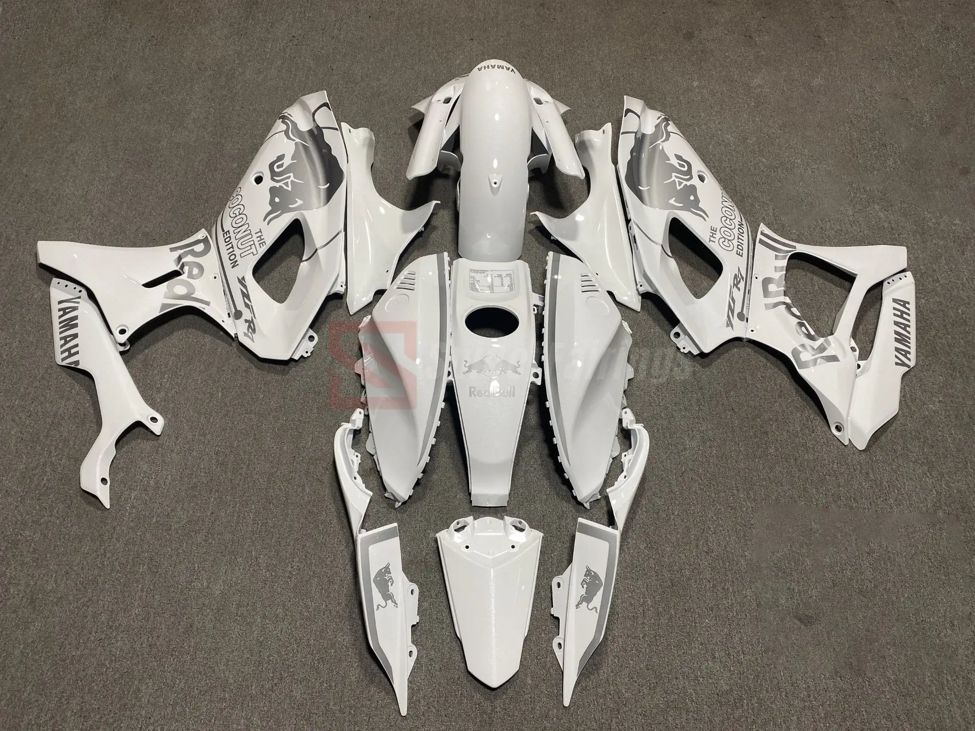 Gloss_White_The_Coconut_edition_Redbull-Yamaha_R7_2021-2024