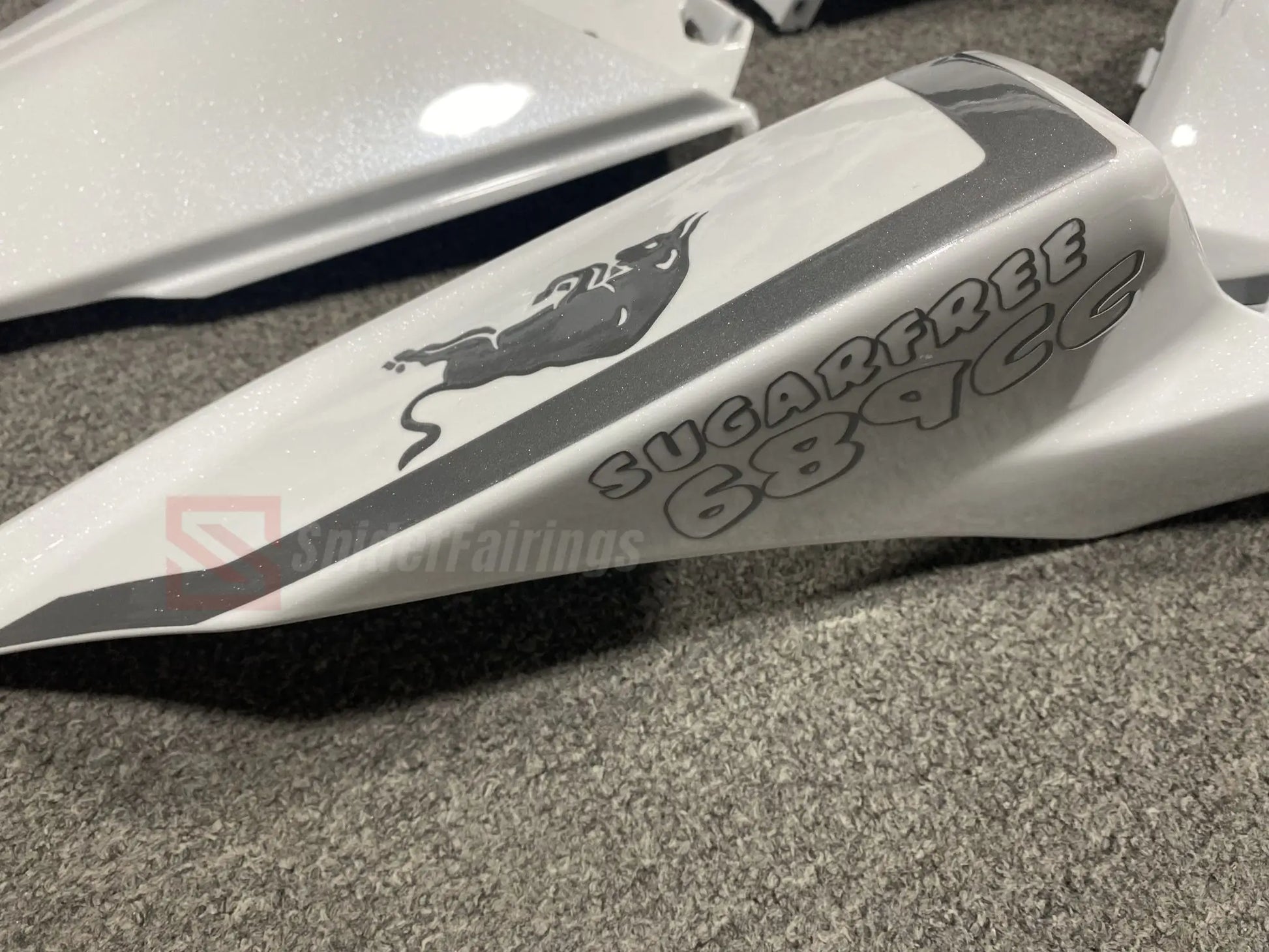 Gloss_White_The_Coconut_edition_Redbull-Yamaha_R7_2021-2024