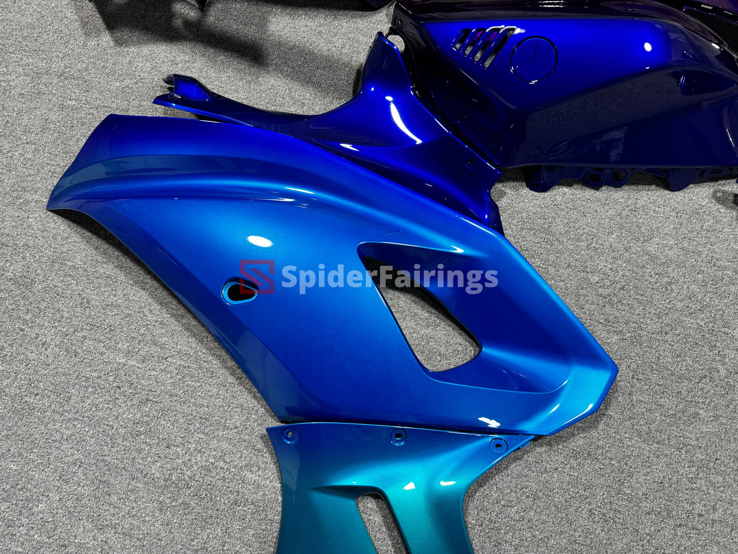 Gloss The Purple Gradient separating the Warm and Cold-Yamaha R7 2021-2025