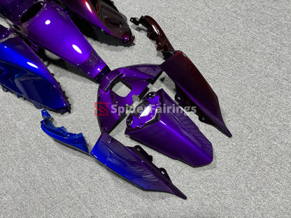 Gloss The Purple Gradient separating the Warm and Cold-Yamaha R7 2021-2025