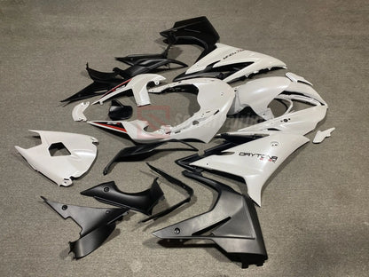 Pearl White-Triumph Daytona 675R 2013