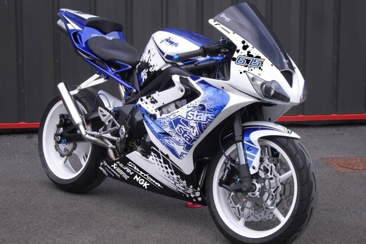 White and Blue Stars-Triumph Daytona 675 2006-2008